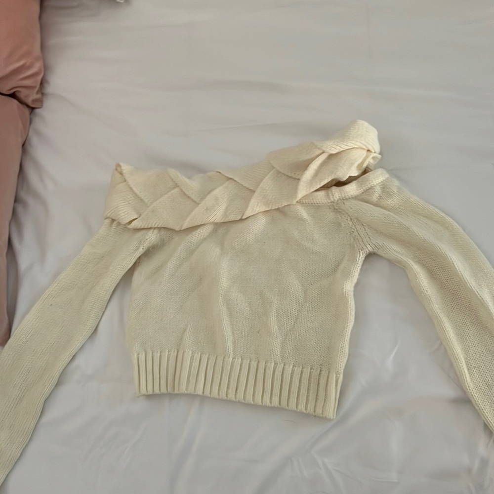 Off the shoulder twisted cropped sweater